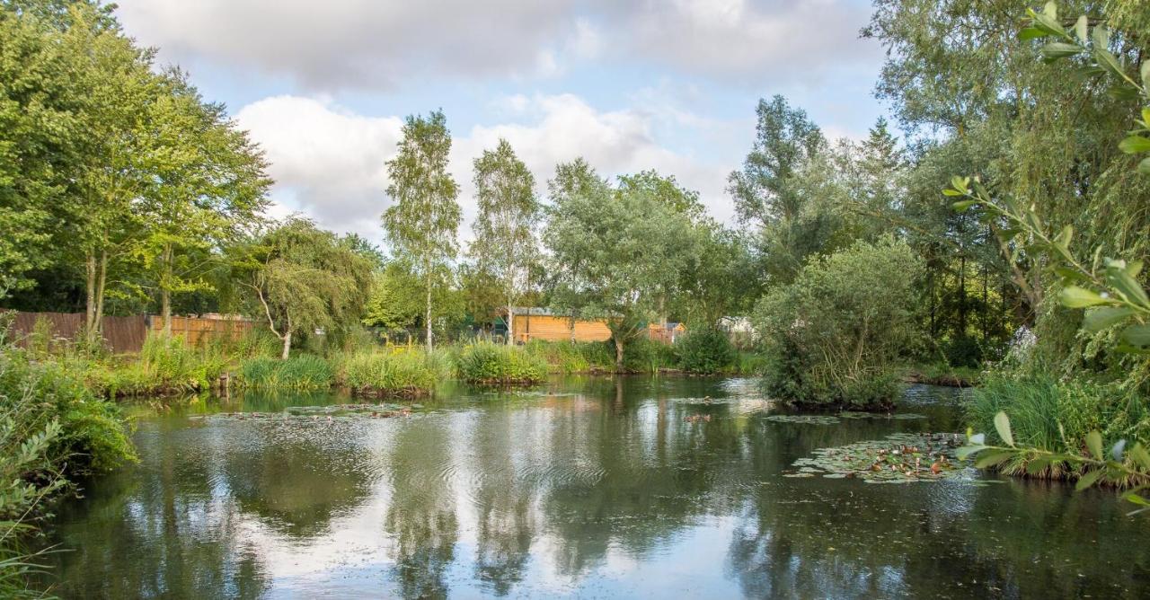 Hotel "George'S" Lakeside Wooden Tipi Clare Exterior foto
