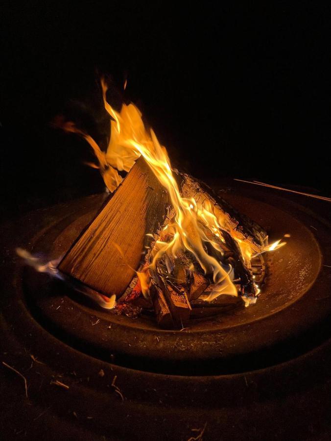 Hotel "George'S" Lakeside Wooden Tipi Clare Exterior foto